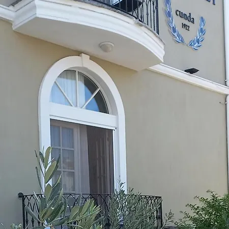 Zarbalı Cunda Otel Ayvalı