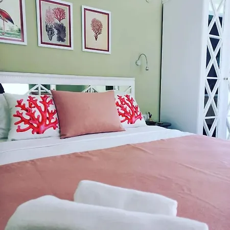 Zarbalı Cunda Otel Ayvalı